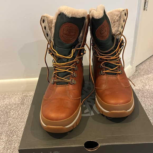 Women’s Timberland boots - Picture 2 of 6
